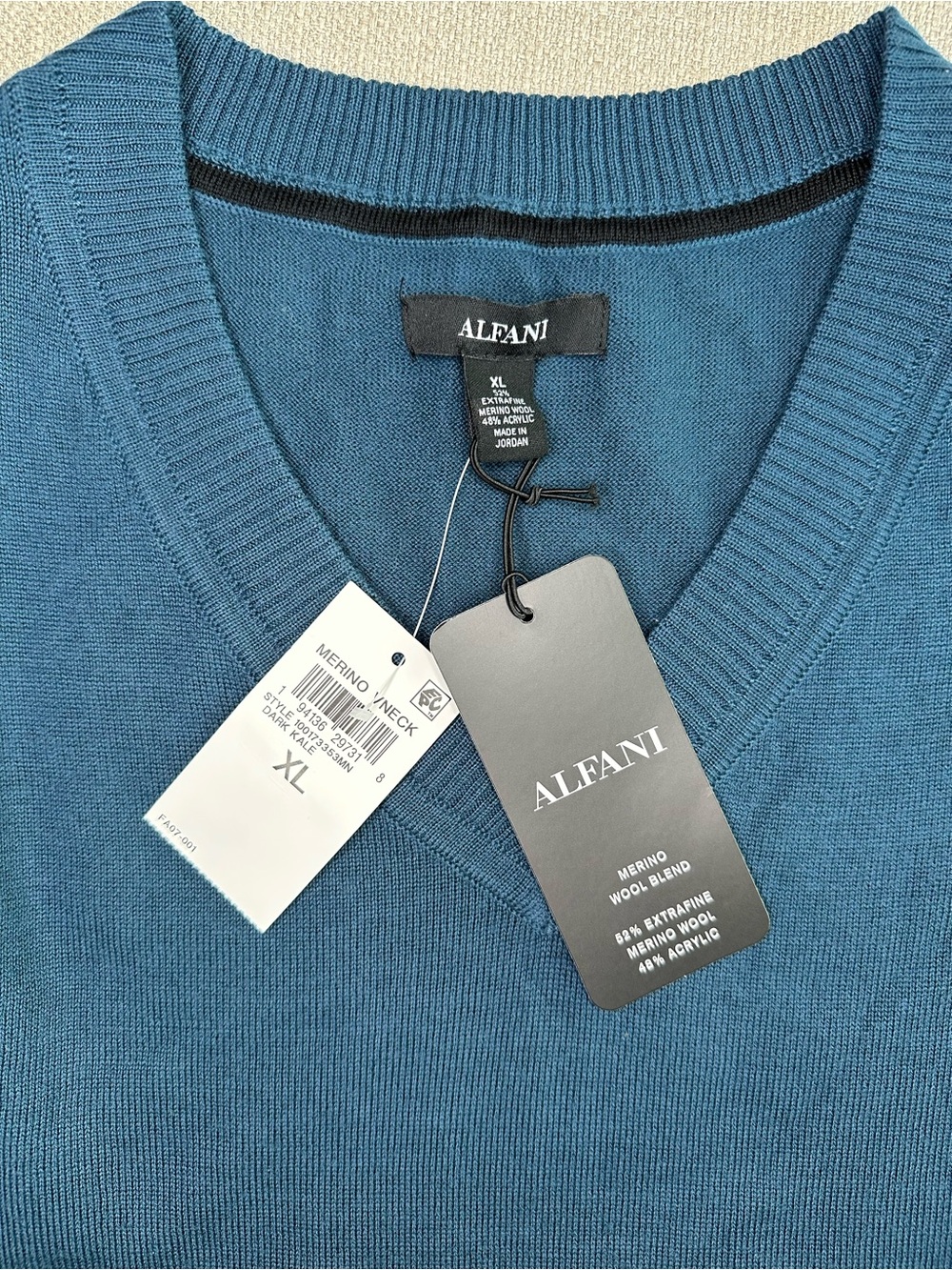 Alfani Men's Extra Fine Merino Wool Blend V-Neck Sweater Dark Kale XL NWT